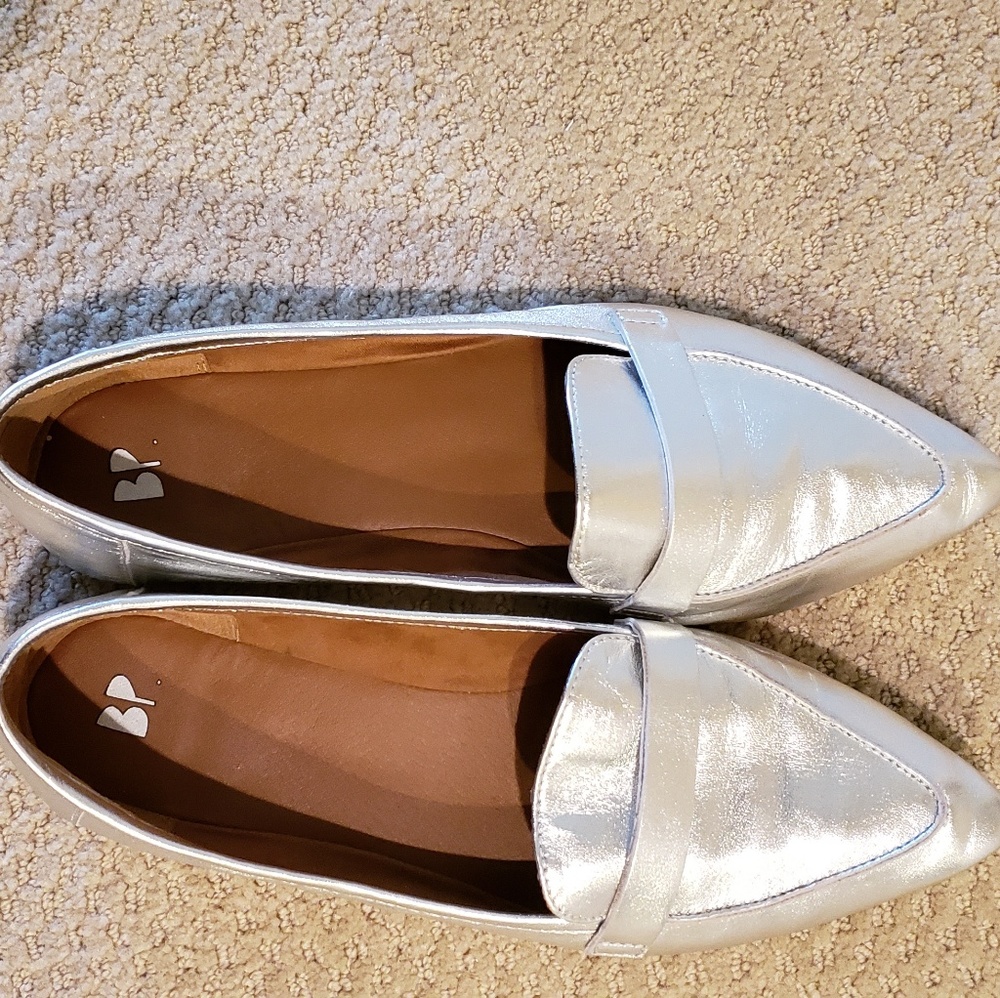Silver metallic loafer